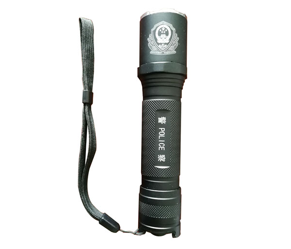 新标警用强光手电_战术